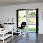 8 Person In Vaeggerlose Bøtø By