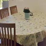 8 Person In Vaeggerlose *