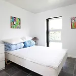 8 Person In Vaeggerlose Vakantiehuis Bøtø By
