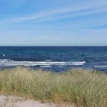 8 Person In Vaeggerlose Vakantiehuis Bøtø By