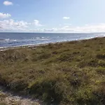 8 Person In Vaeggerlose Vakantiehuis Bøtø By