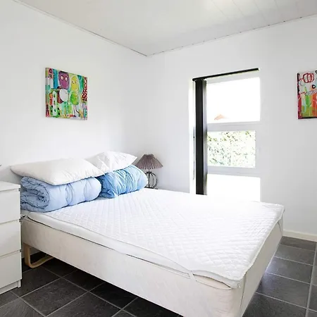 8 Person In Vaeggerlose בית נופש Bøtø By