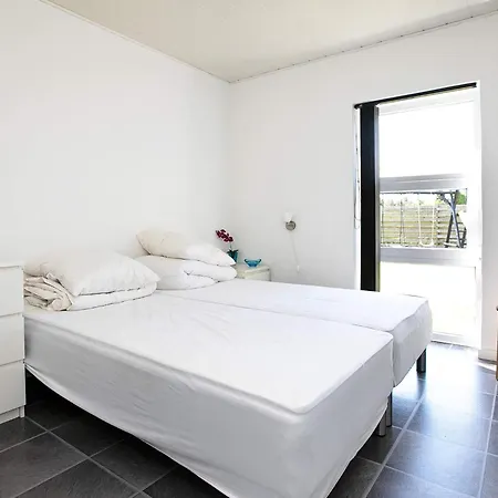 Feriehus 8 Person In Vaeggerlose Bøtø By