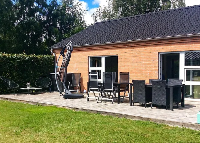 Feriehus 8 Person In Vaeggerlose Bøtø By