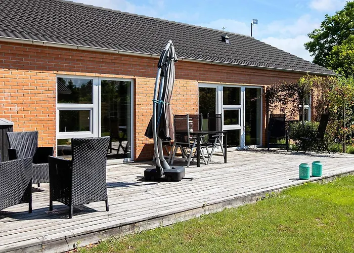 8 Person In Vaeggerlose * Bøtø By